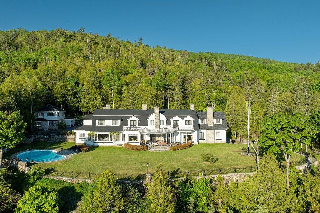 180 Ch. des Falaises, La Malbaie, Quebec