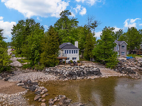 16 William Avenue, Wasaga Beach