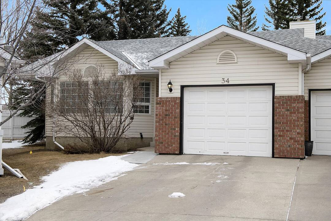 34 Lincoln Green SW, Calgary, Alberta