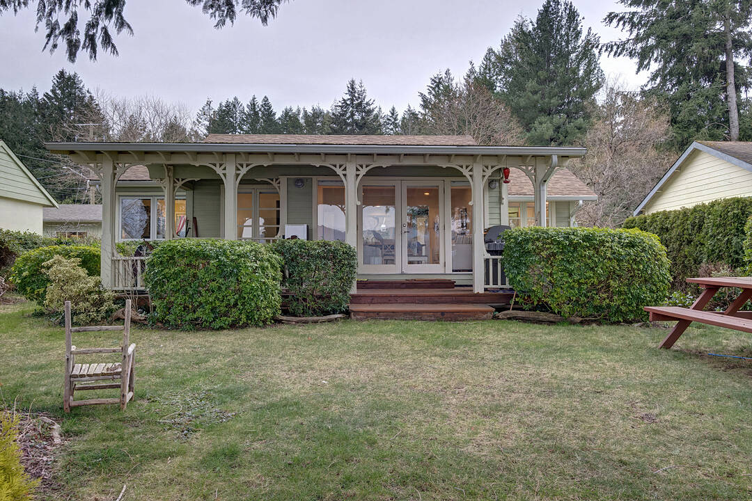 6005 Sechelt Inlet Road, Sechelt, British Columbia