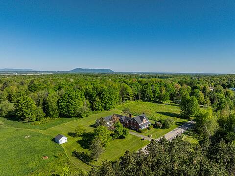 1803 Ch. d'Adamsville, Bromont