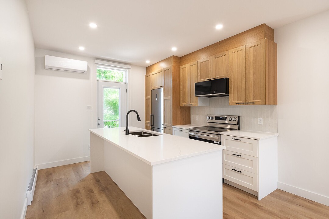 297 Rue De Courcelle, Le Sud-Ouest, Québec