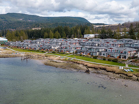 5910 Beachgate Lane, Sechelt