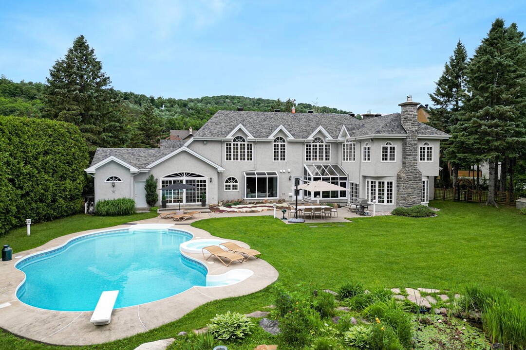 25 Av. des Chevaliers, Saint-Sauveur, Quebec, Québec