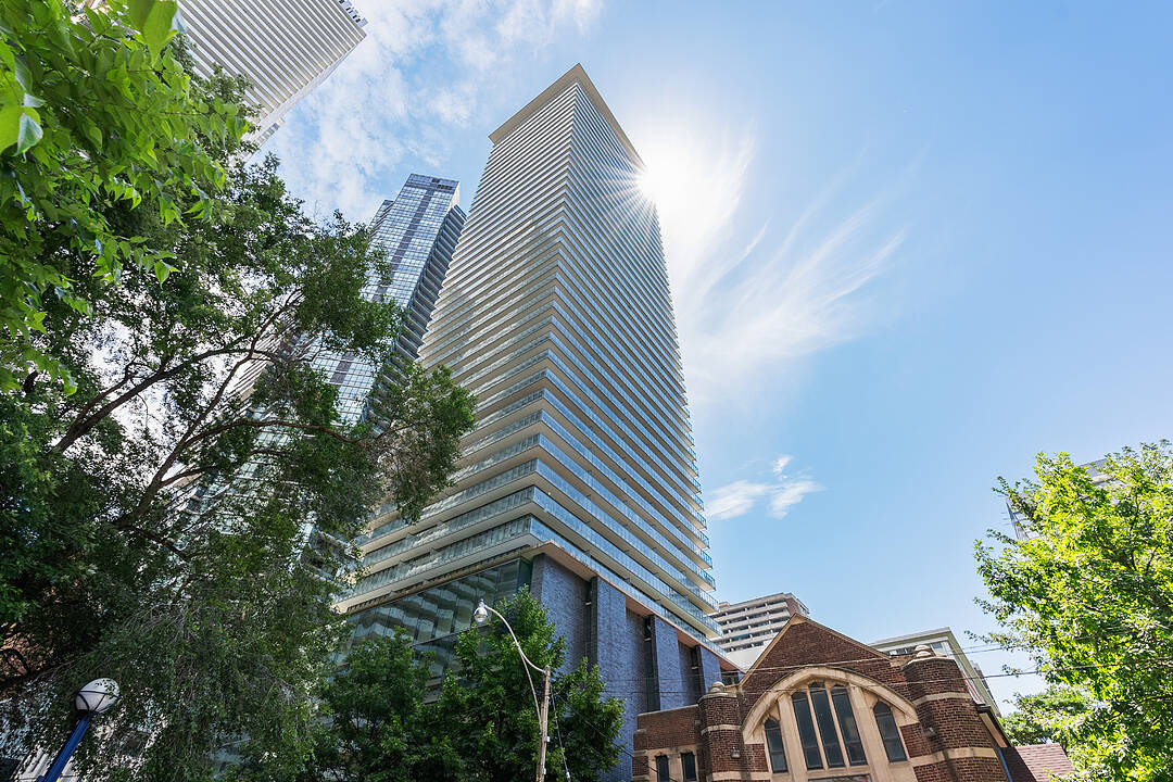 33 Charles St E #1605, Toronto, Ontario