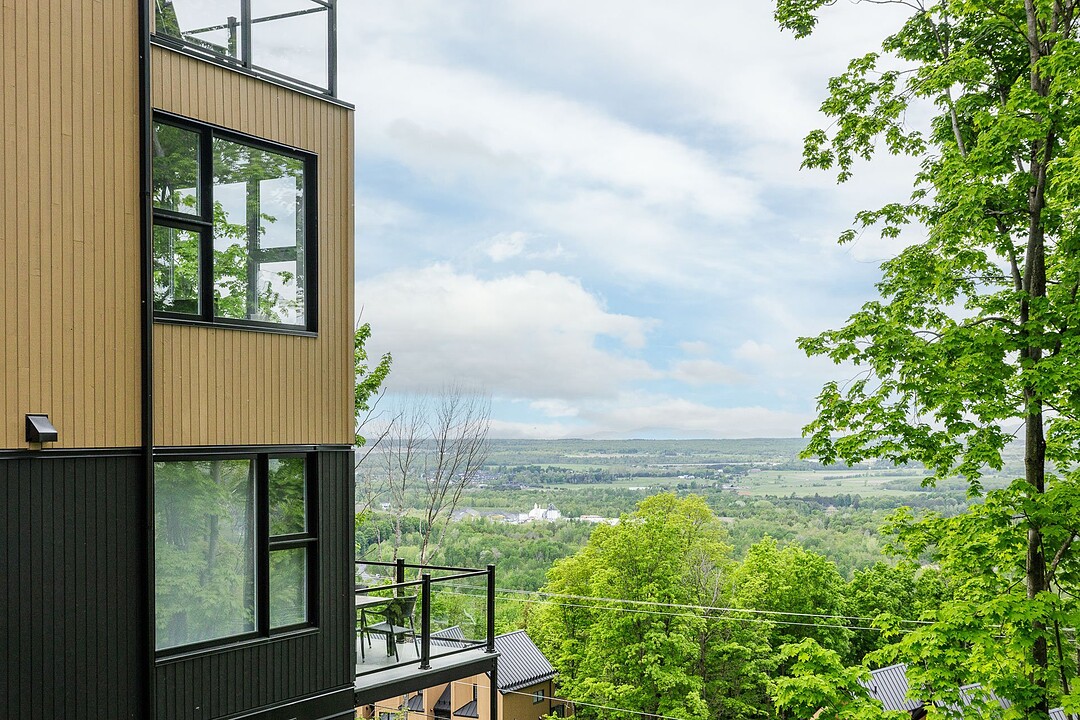 285 Ch. des Diligences, Apt. 204, Bromont, Québec