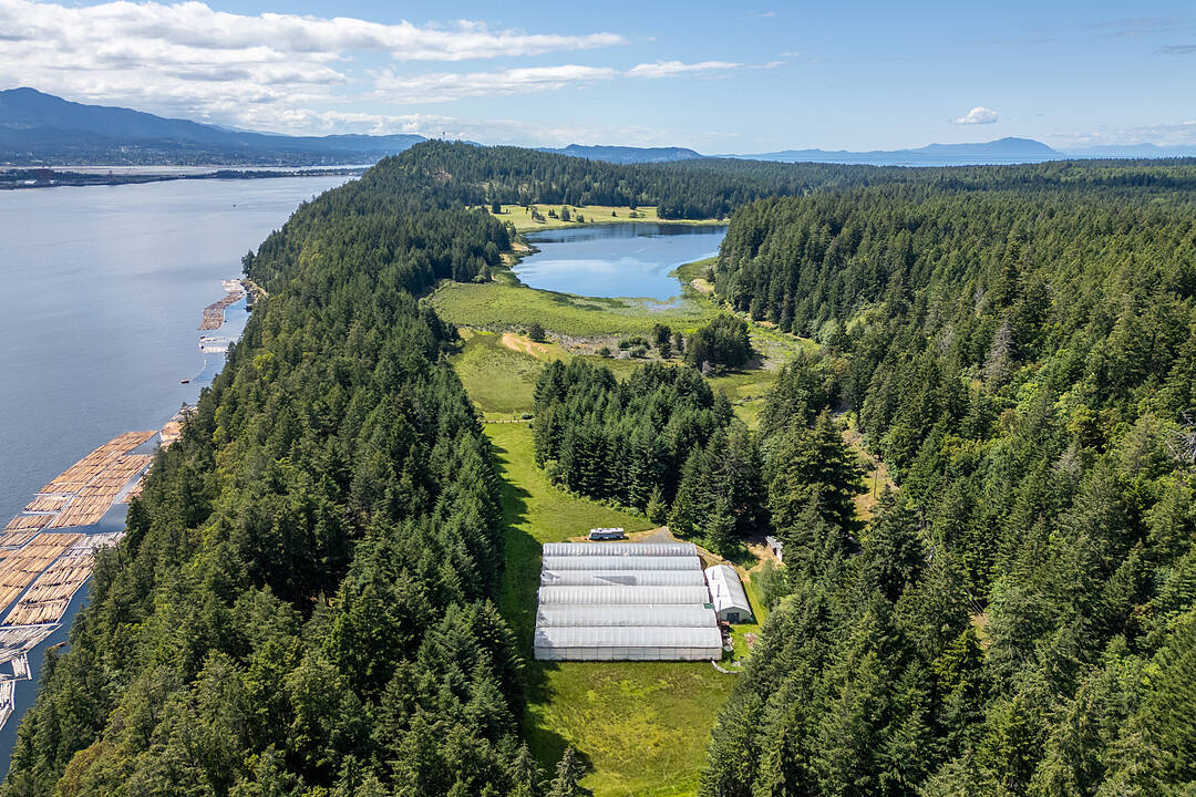 909 South Road, Gabriola Island, British Columbia