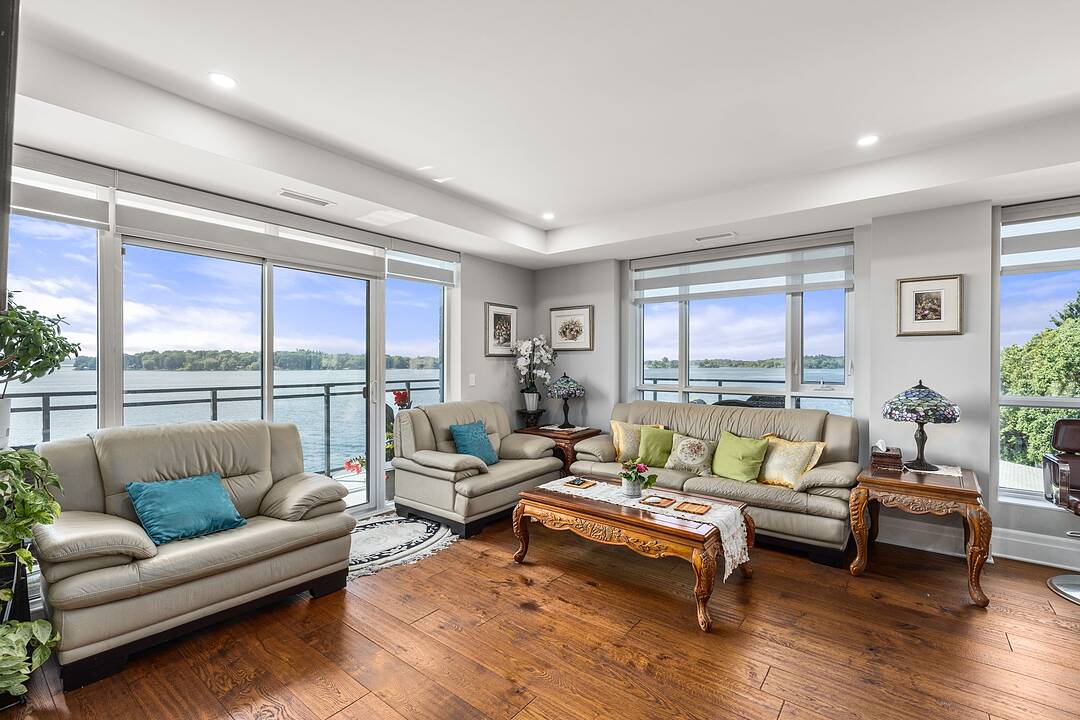 221-129B South Street, Gananoque, Ontario