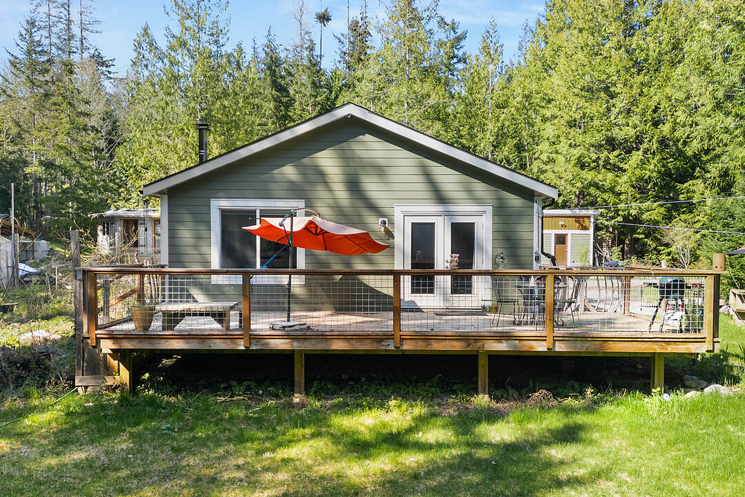 1751 Blower Rd, Sechelt, British Columbia