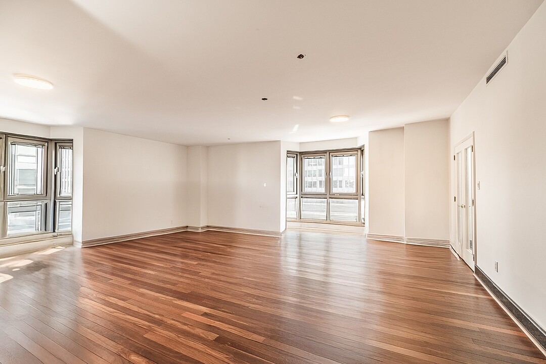 4175 Rue Ste-Catherine O., Apt. 401, Westmount, Québec