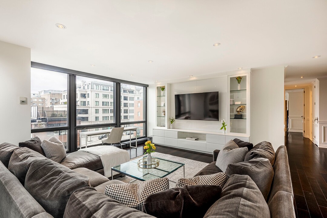 3 Rue Westmount-Square, Apt. 213, Westmount, Québec