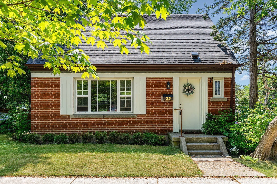 33 Southmead Rd, Toronto, Ontario