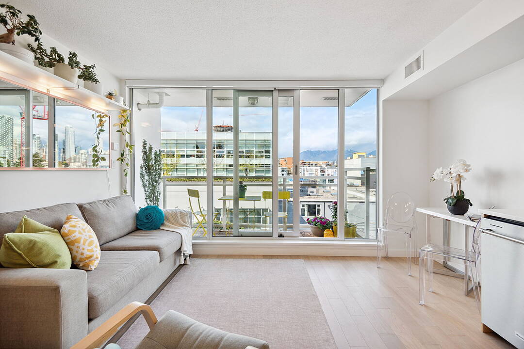 1635 3rd Avenue W #401, Vancouver, British Columbia