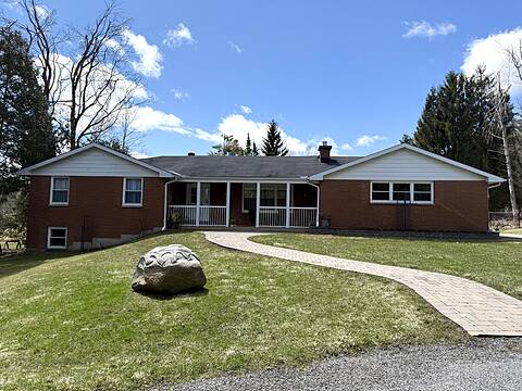 376 Lakeshore Road E, Oro-Medonte