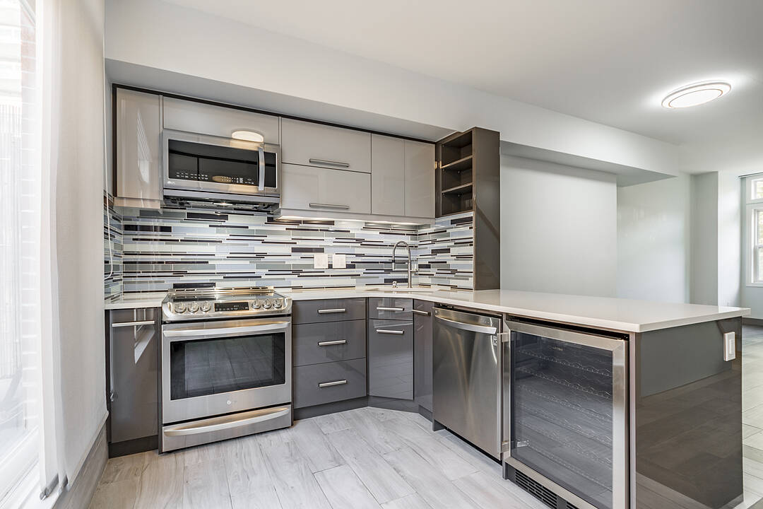 30 Michael Power Pl, Toronto, Ontario