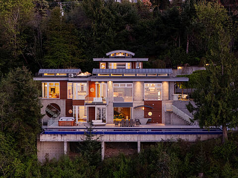 1580 Lands End Road, North Saanich