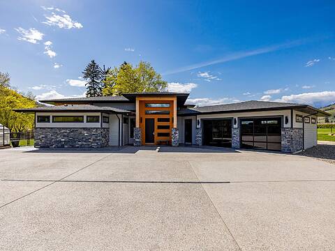 7260 Highway 6, Coldstream