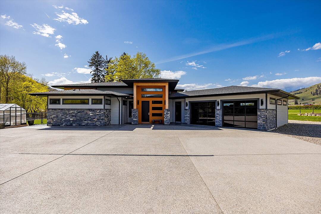 7260 Highway 6, Coldstream, British Columbia