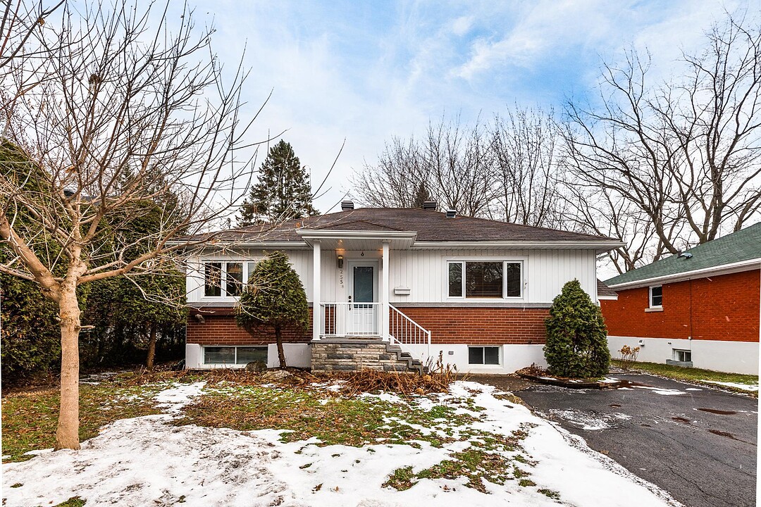 255 Av. Alexandra, Saint-Lambert, Québec