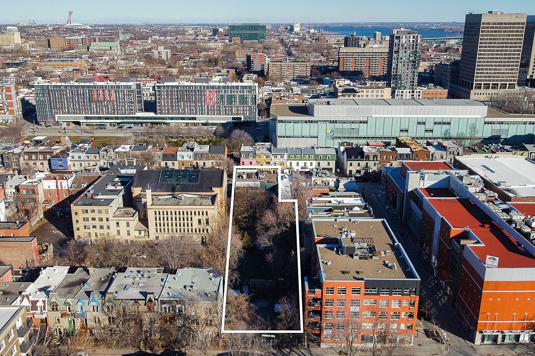 1674Z Rue St-Denis, Ville-Marie, Québec