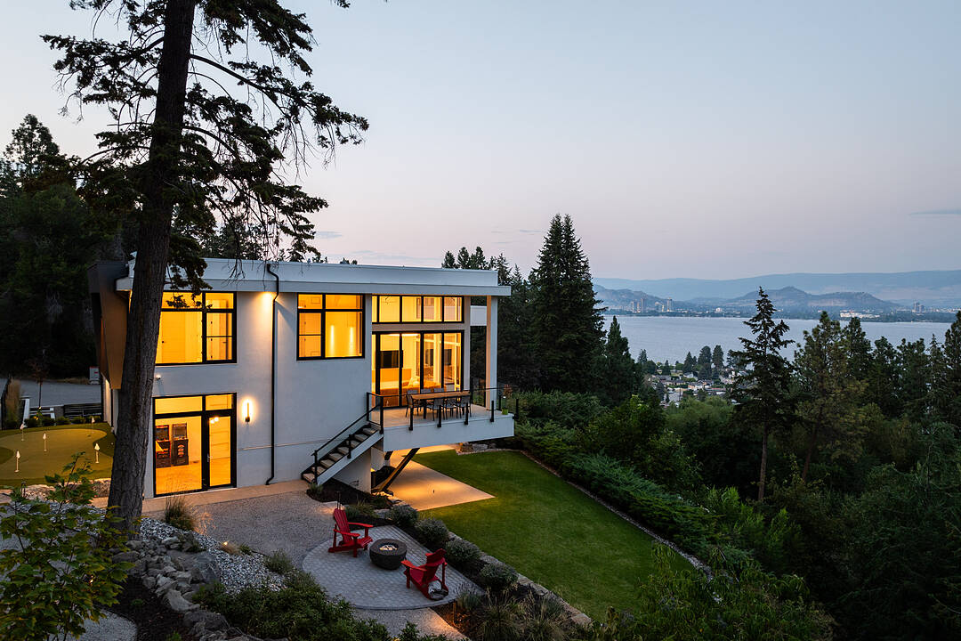 2843 Lakeridge Road, West Kelowna, British Columbia
