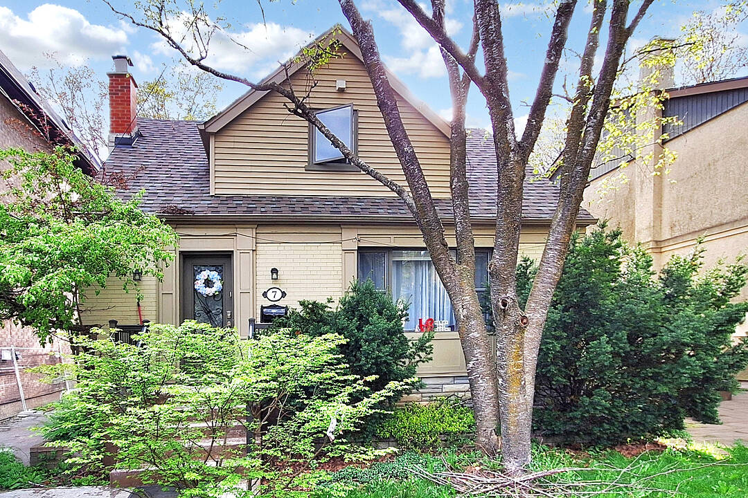 7 Walker Rd #Lower Level, Toronto, Ontario