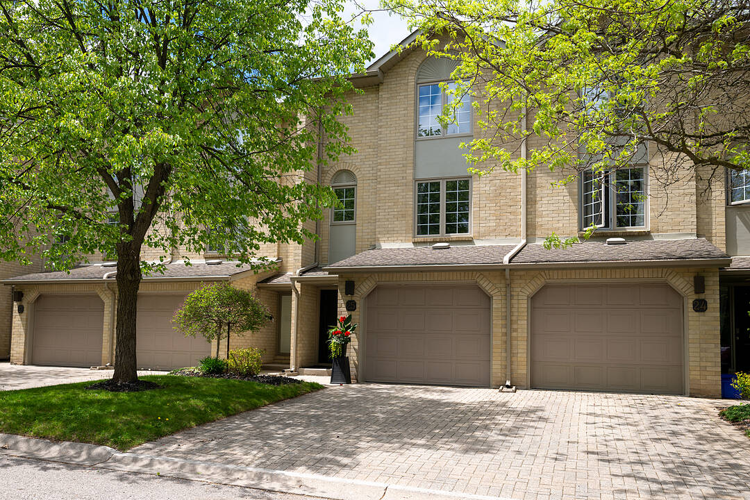 1399 Commissioners Rd W #25, London South, Ontario