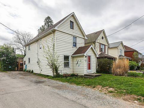 332 Niagara St, Welland