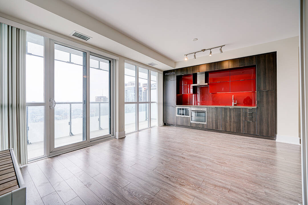 300 Front St W #3703, Toronto, Ontario