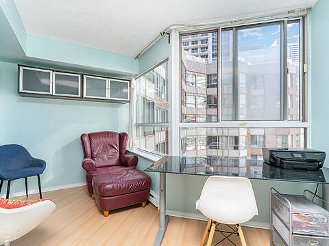 711 Bay St #1819, Toronto