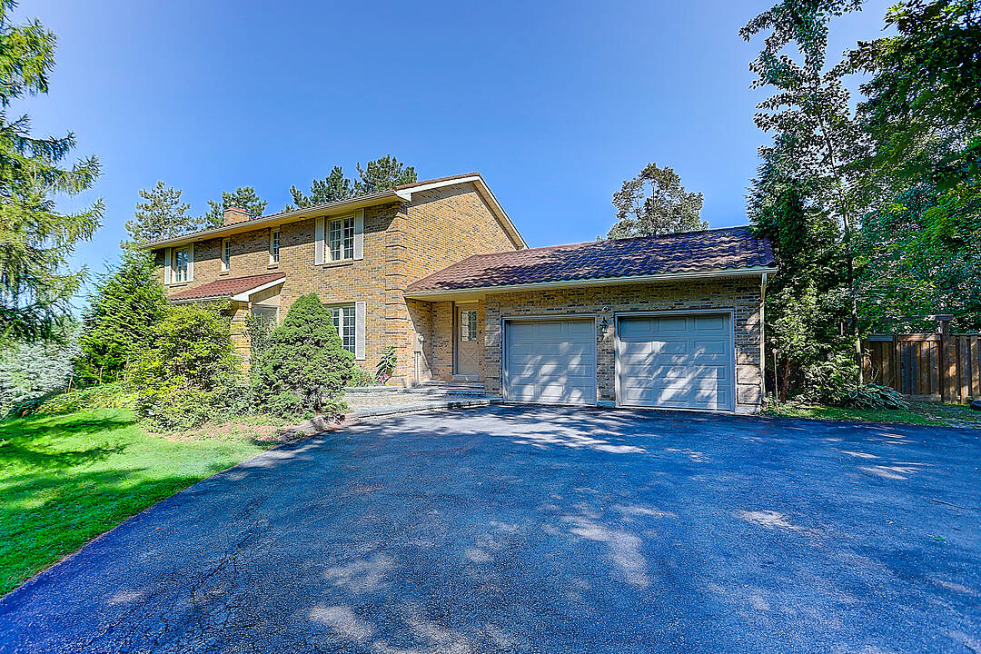 30 Hunters Glen Rd, Aurora, Ontario