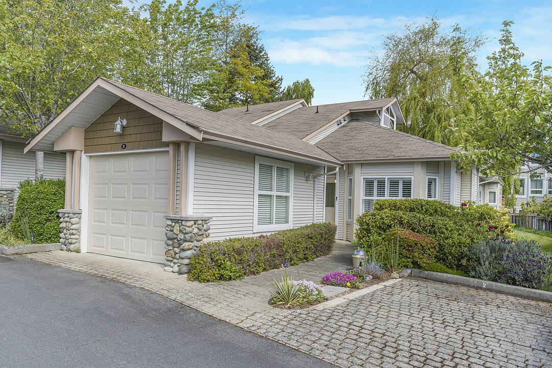 2-3633 Cedar Hill Road, Saanich, British Columbia