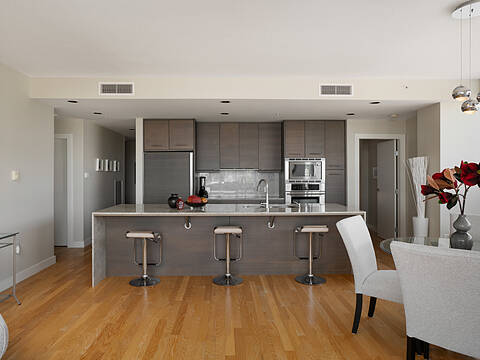 201-9809 Seaport Place, Sidney