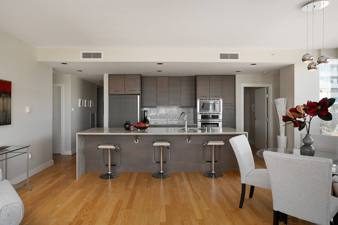 201-9809 Seaport Place, Sidney, British Columbia