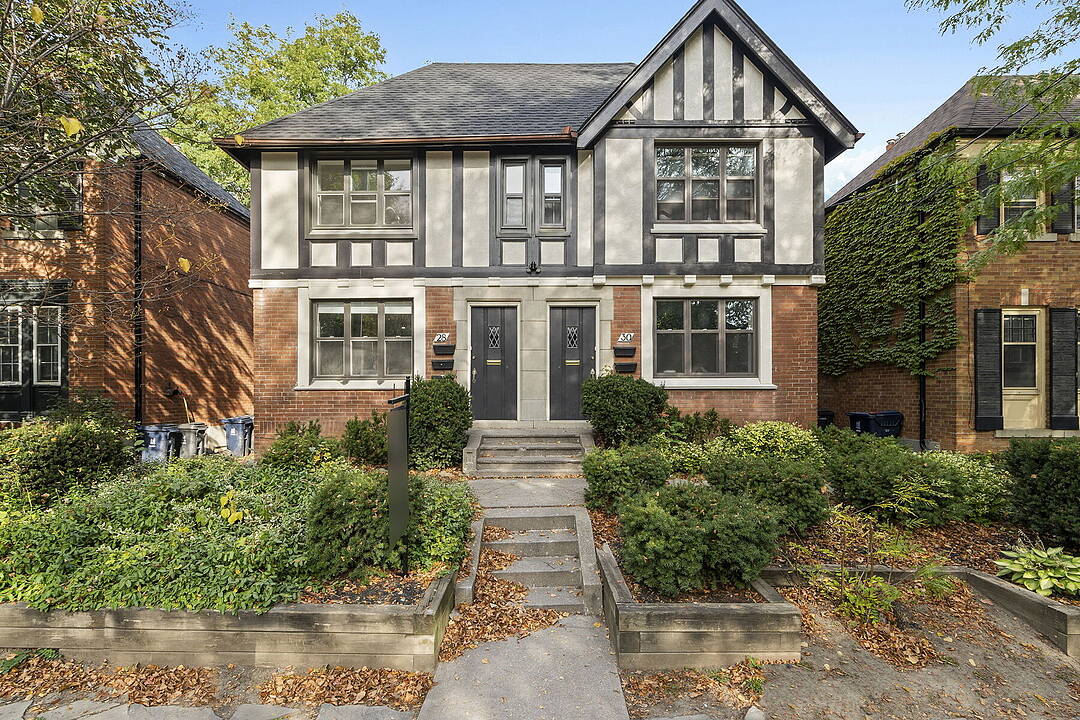 28 Strathgowan Ave #Upper, Toronto, Ontario