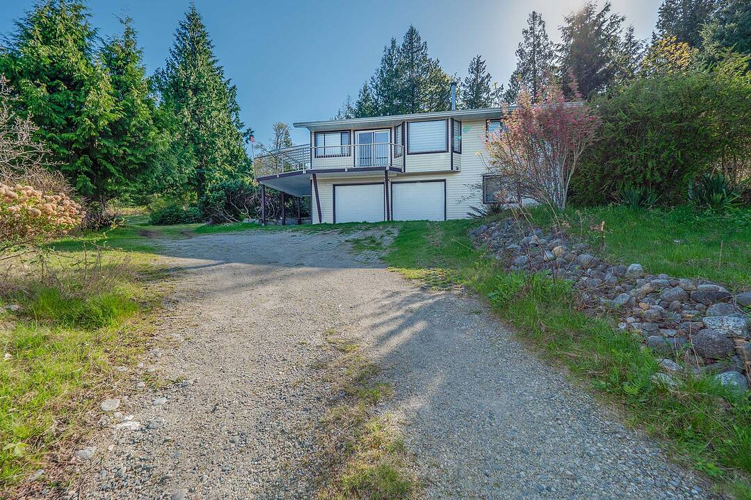 6377 Gale Avenue N, Sechelt, British Columbia