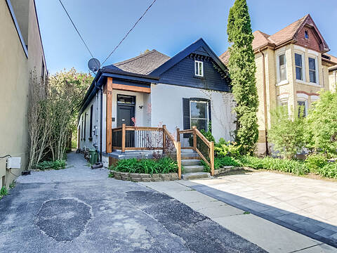 71 Briscoe St E, London South