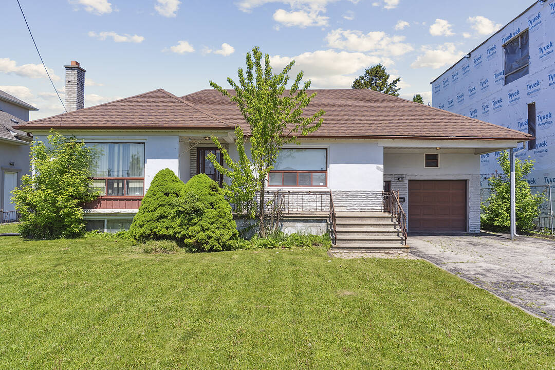 104 Crestwood Rd, Vaughan, Ontario