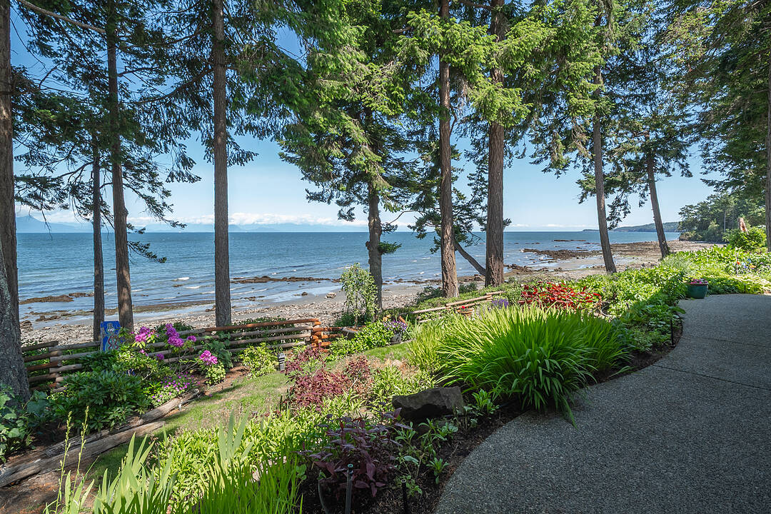 1664 Queequeg Turnabout, Gabriola Island, British Columbia