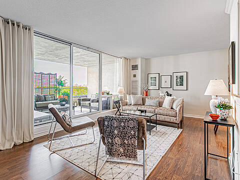 50 Quebec Ave #903, Toronto