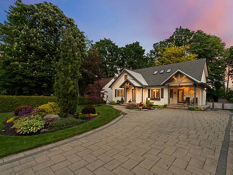 35 Wood River Bend, Georgina