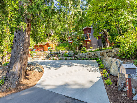 2503 Florence Lake Road, Langford