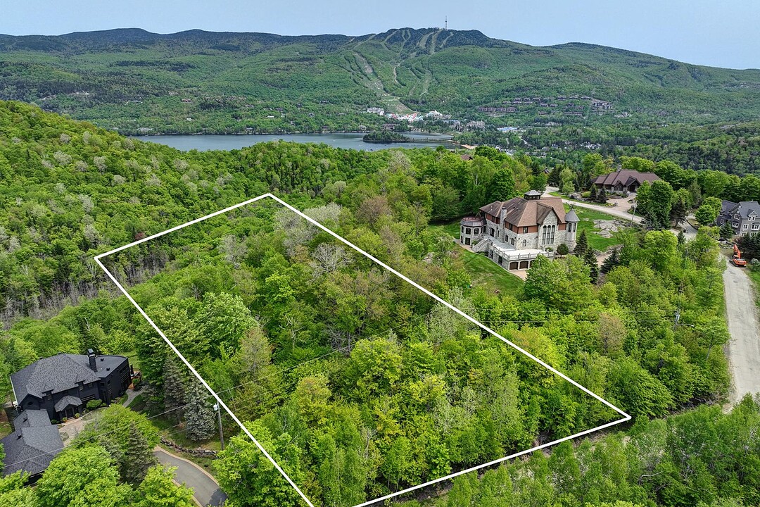 Ch. du Pain-de-Sucre, Mont-Tremblant, Québec
