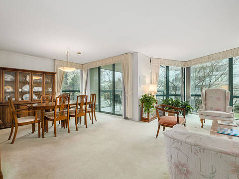 1427 Duchess Avenue #101, West Vancouver