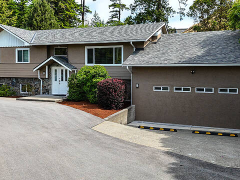 4767 Cordova Bay Road, Saanich