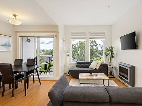 404-1615 Bay Street, Victoria