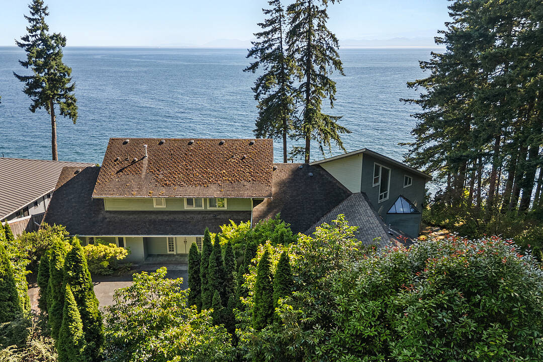 2525 Lower Road, Roberts Creek, British Columbia