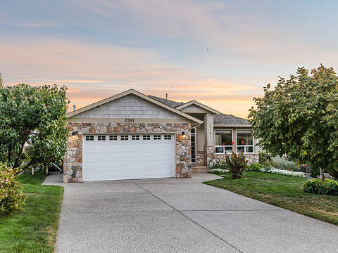 2591 Lake Breeze Court, Lake Country