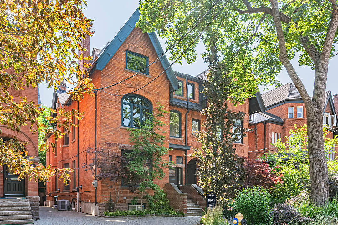 67 Madison Ave, Toronto, Ontario