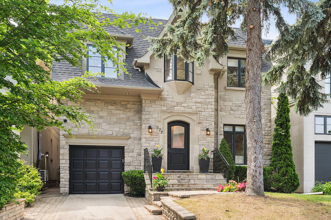 177 Dewbourne Ave, Toronto, Ontario